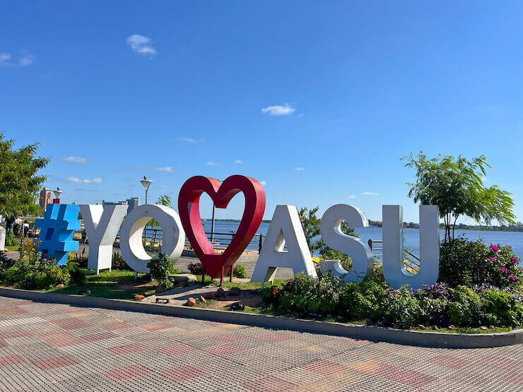 Letreiro Asu costanera Assunção